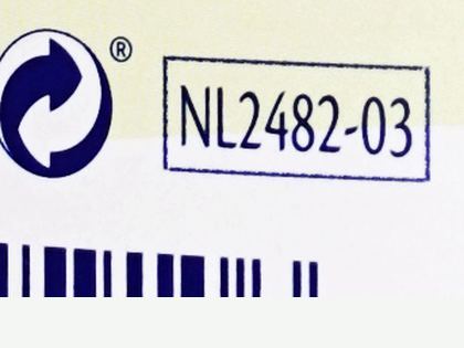 HiPP Dutch Stage 3 label showing article number NL2482-03 beside the recycling mark and barcode