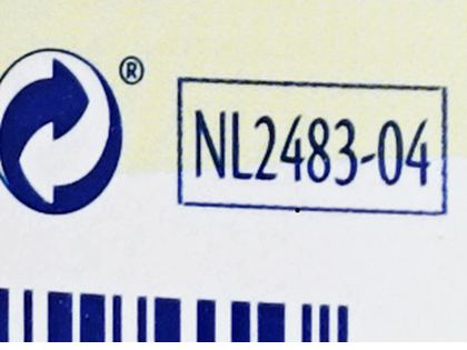 HiPP Dutch Stage 4 Junior label showing article number NL2483-04 beside the recycling mark and barcode